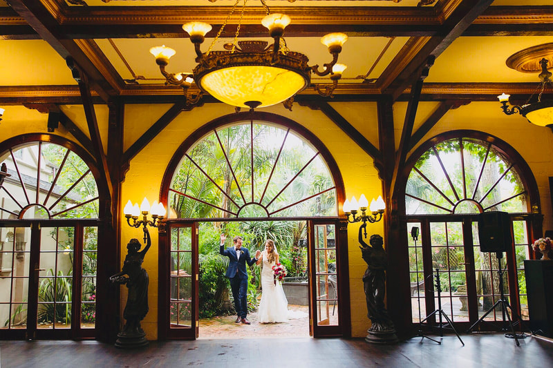 wedding-reception-venue-grand-entrance-at-settlers-country-manor