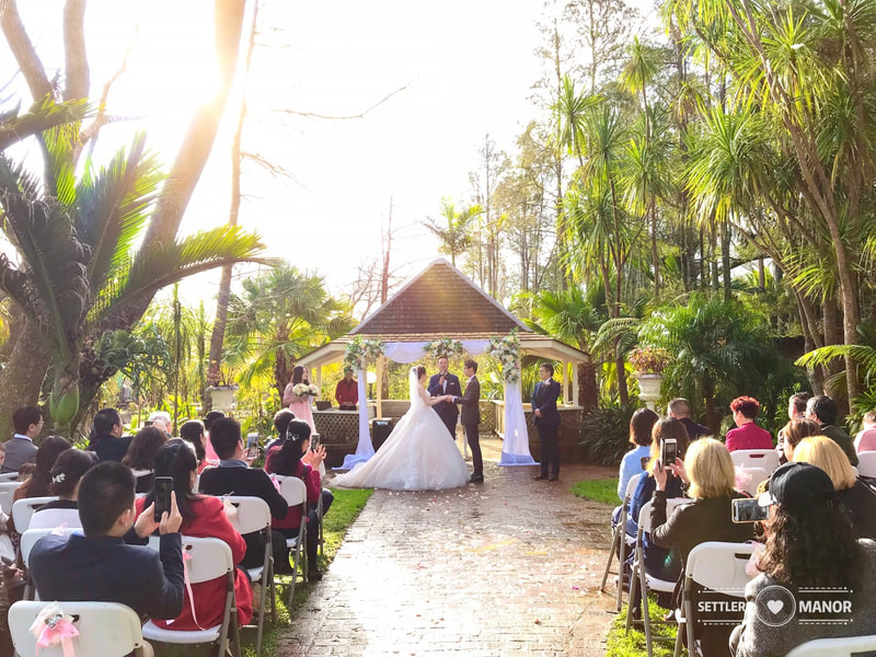 outdoor-garden-wedding-venue-decoration